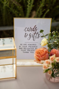 peach roses wedding